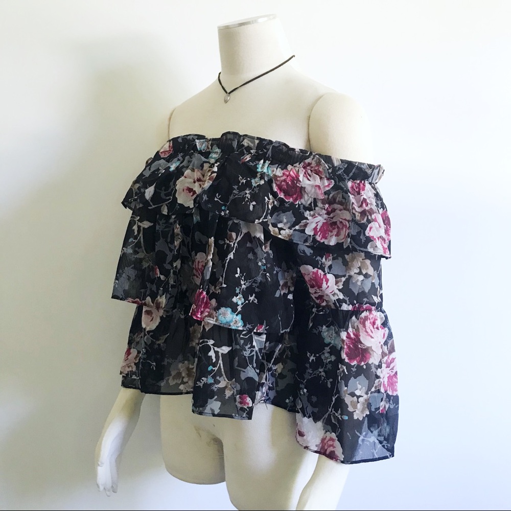 LAST! Off shoulder ruffle floral bohemian top